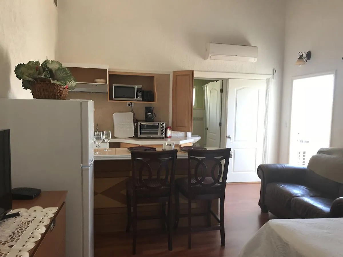 Winton Retreat Studio Apartment Nassau