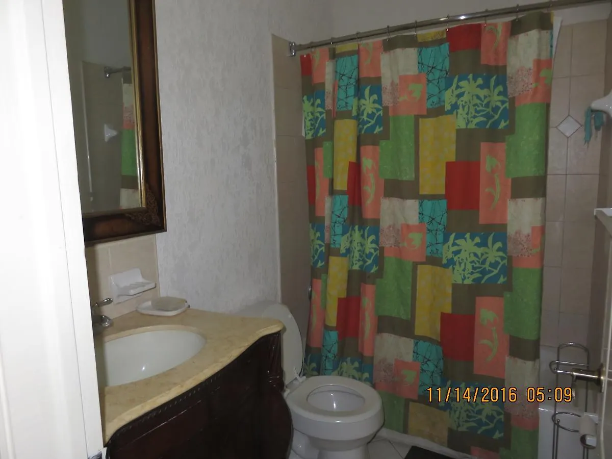 Winton Retreat Studio Apartment Nassau