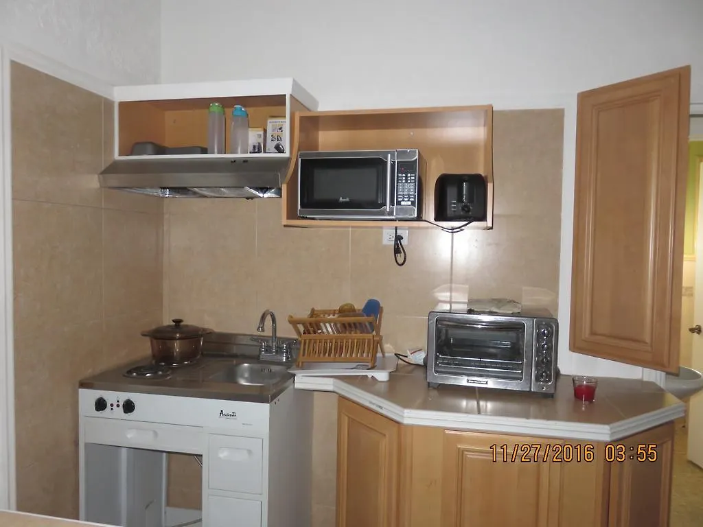 Winton Retreat Studio Apartment Nassau