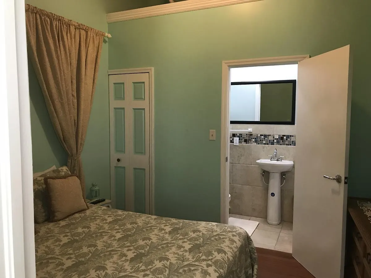 Winton Retreat Studio Apartment Nassau