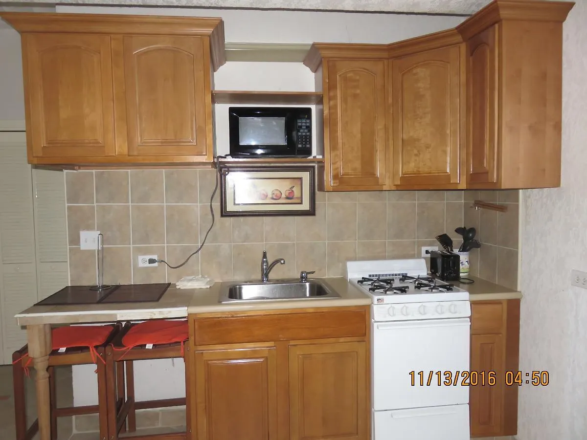 Winton Retreat Studio Apartment Nassau